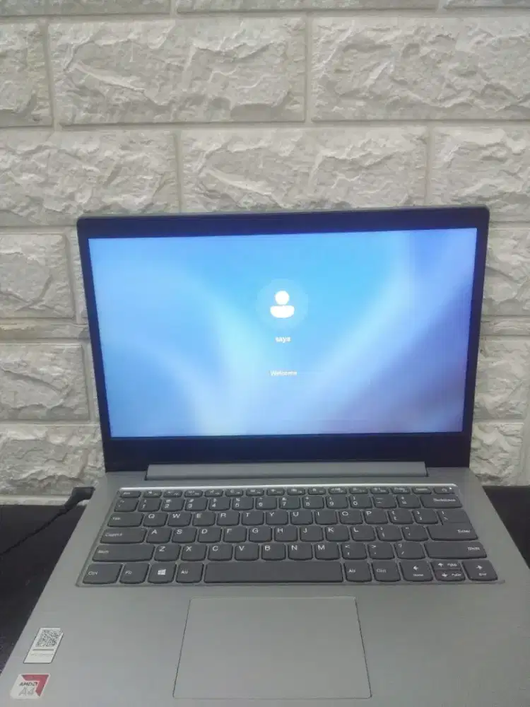 @Lenovo Ideapad Slim 1