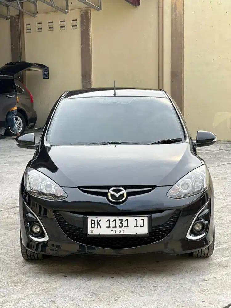 Mazda 2 hatchback RZ at matic 2012