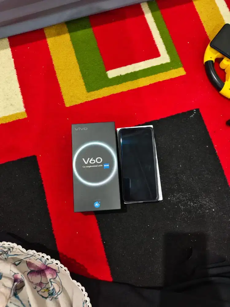Vivo V60 12/512 bekas