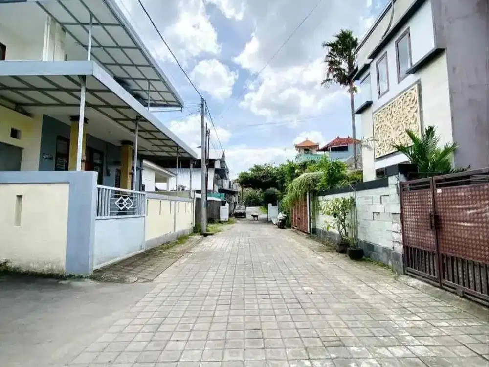 DIJUAL Rumah pribadi, SHM 
IMB 
*cocok utk hunian / investasi

Lokasi strategis, dalam perumahan.
Bebas Banjir.