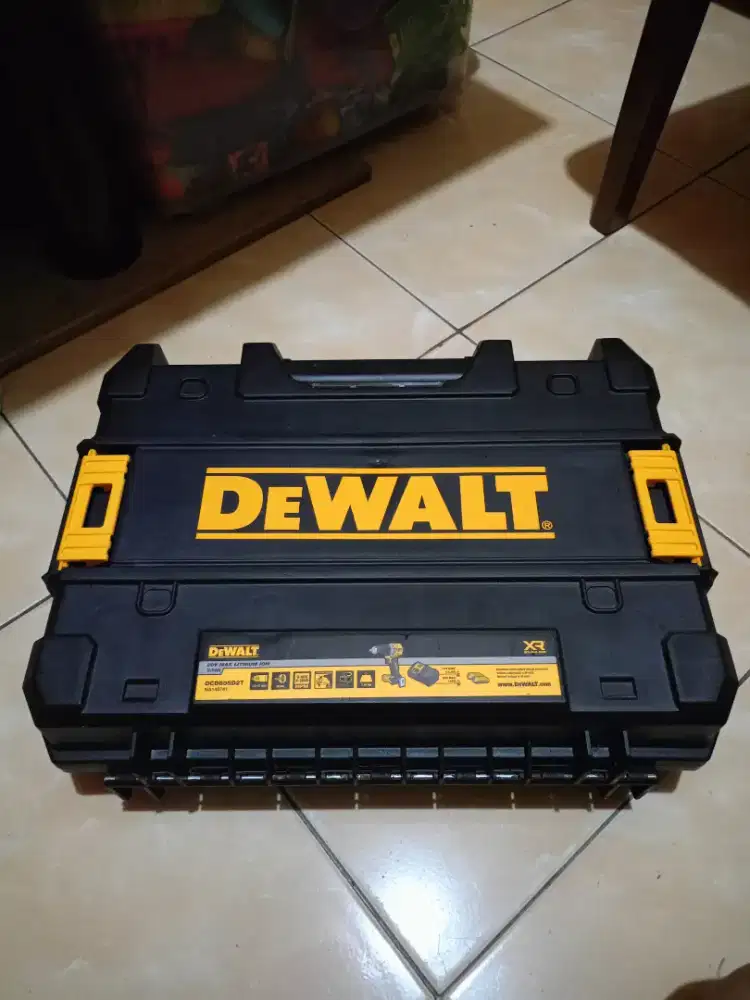 Koper DeWalt dcd805/Tool box