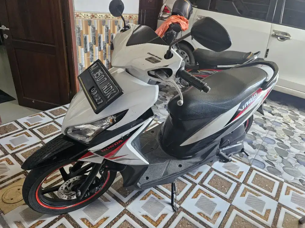 Vario LED 110 warna putih