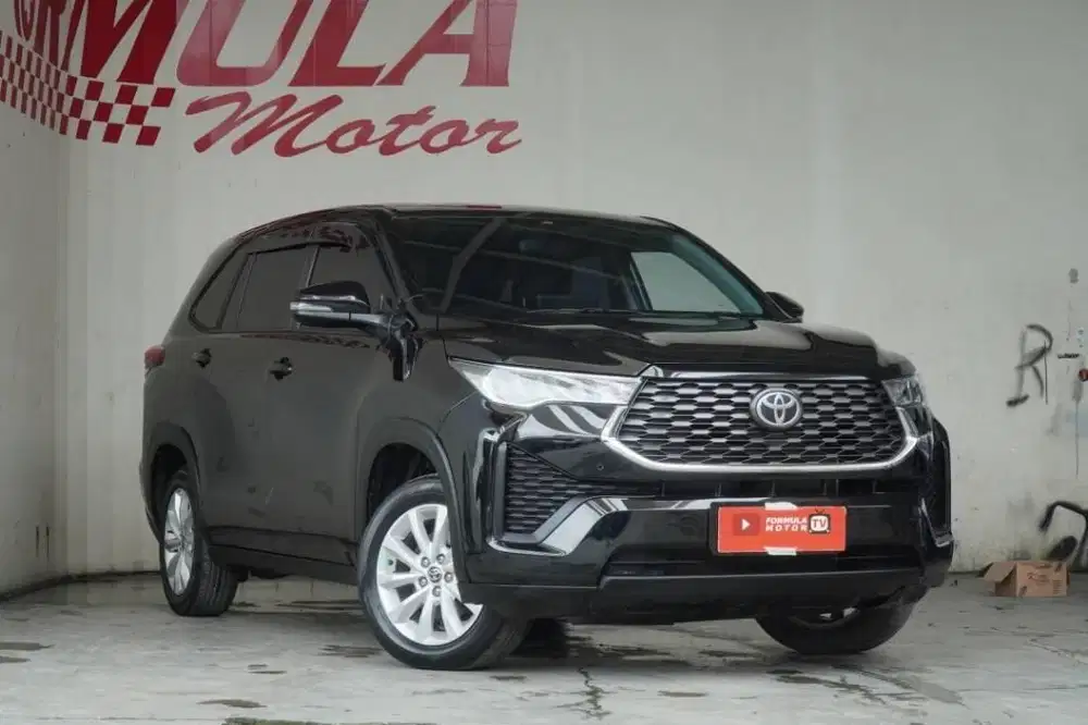 TOYOTA ZENIX V A/T 2023 HITAM