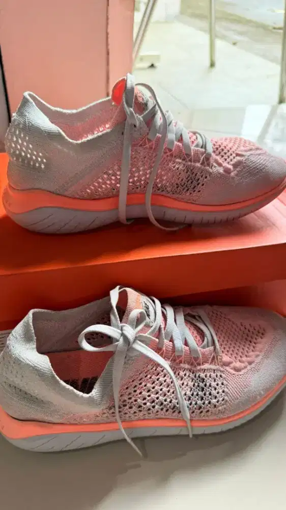 Dijual sepatu Nike Free uk. 40