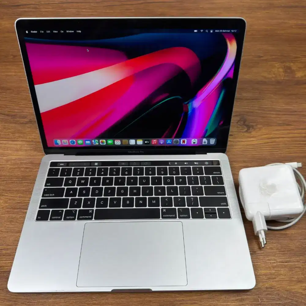 Macbook pro 2019 touchbar ram 16gb ssd 256gb core i5 bisa cod