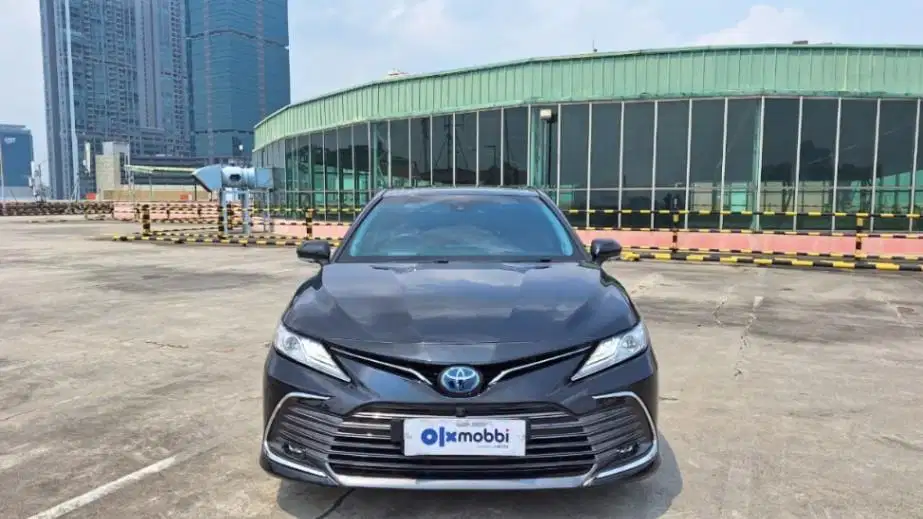 Toyota Camry 2.5 Hybrid-AT 2021