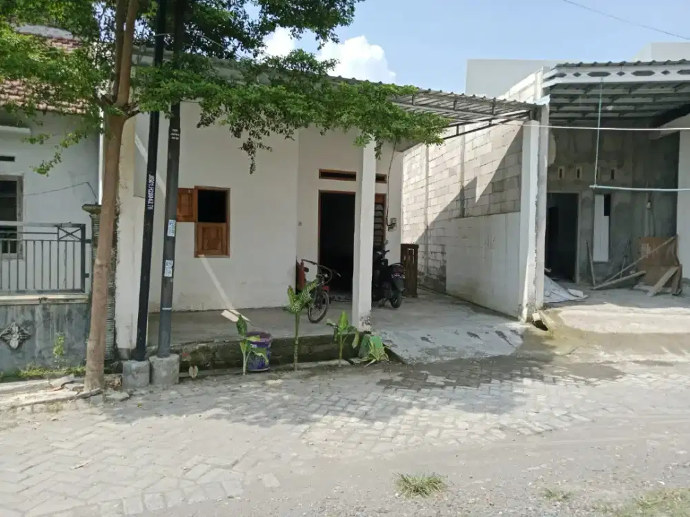 DISEWAKAN RUMAH