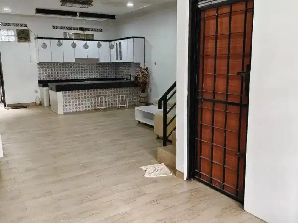 BU*MURAH*JARANG ADA*DISEWAKAN RUMAH TERAWAT DI DAERAH KOPO JALAN PETA KOTA BANDUNG