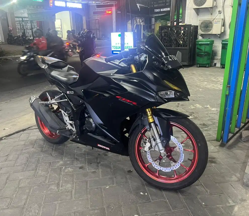 CBR 150 R Hitam Abu Abu