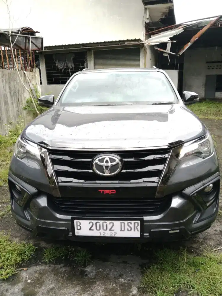 Dijual TOYOTA FORTUNER 2.4 VRZ TRD 2019
FACELIFT ISTIMEWA KM 80rb