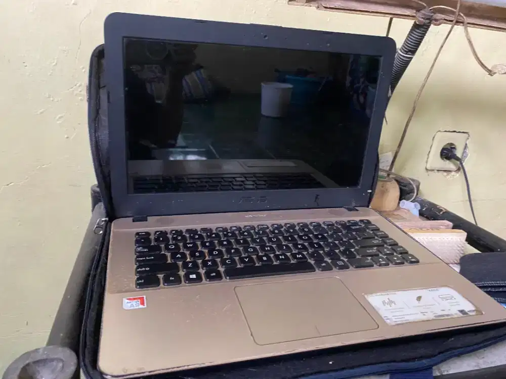 DIJUAL Laptop Asus vivobook max X441b Ram 8