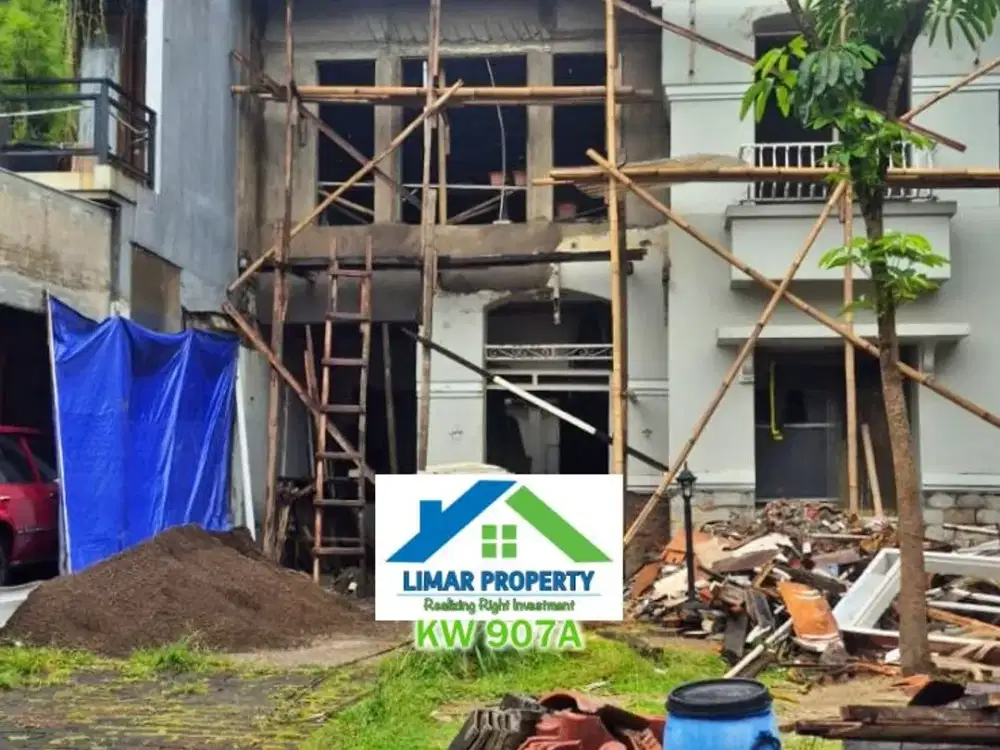 Rumah 2 Lantai Tahap Renovasi di Cluster Favourite Kota Wisata Cibubur