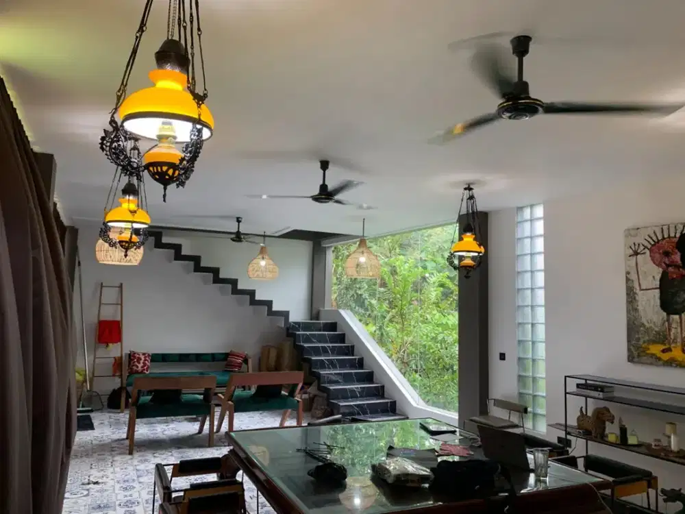 Dijual Rumah Mewah Full furnished Lokasi Strategis Di Ampera