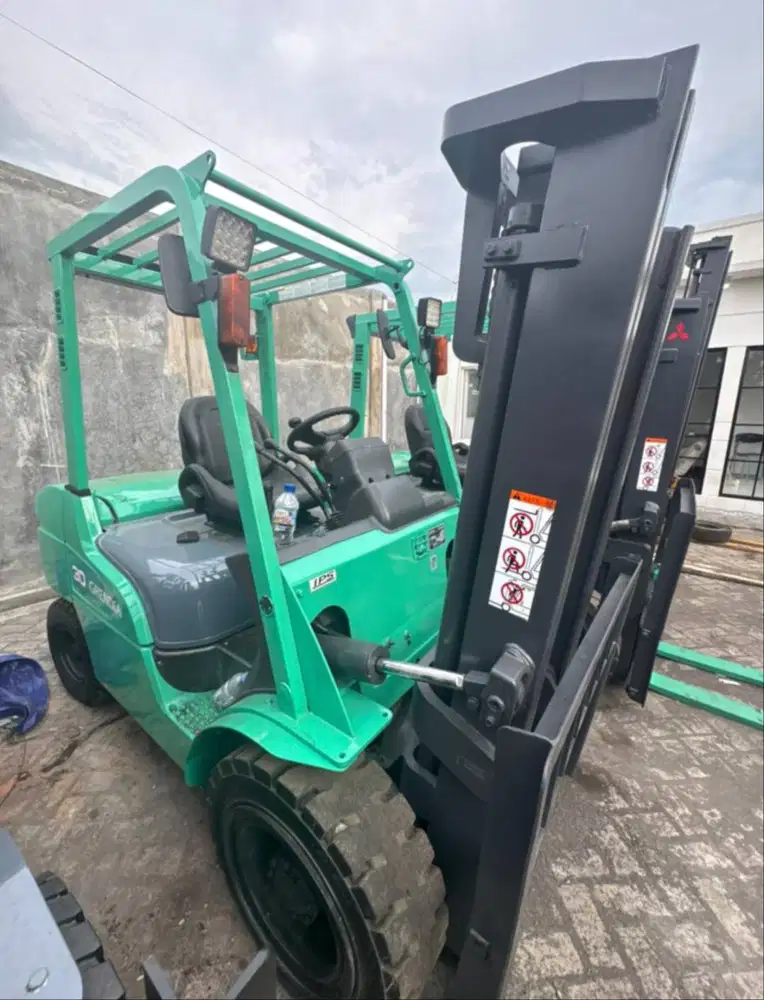 MITSUBISHI GRENDIA 3 TON MAST TWO STAGE TAHUN MUDA