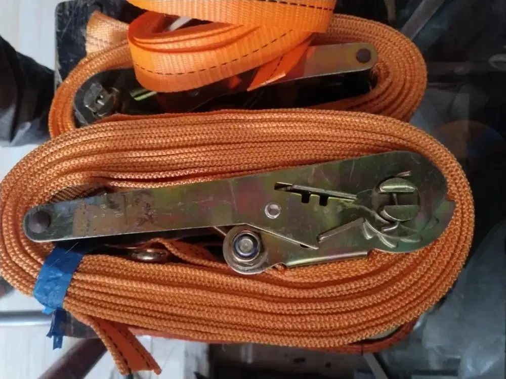 Tracker untuk tali barang