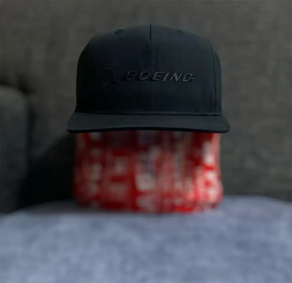 TOPI BLACK ON BLACK LOGO BOEING