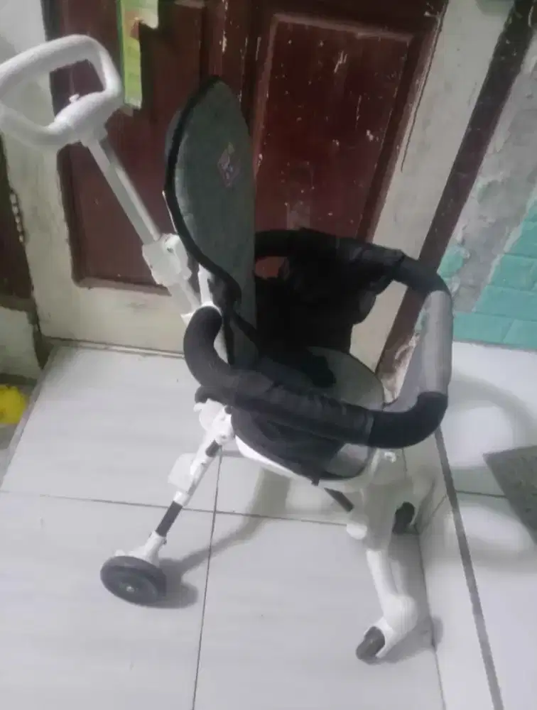 Dorongan stroller anak bekas
