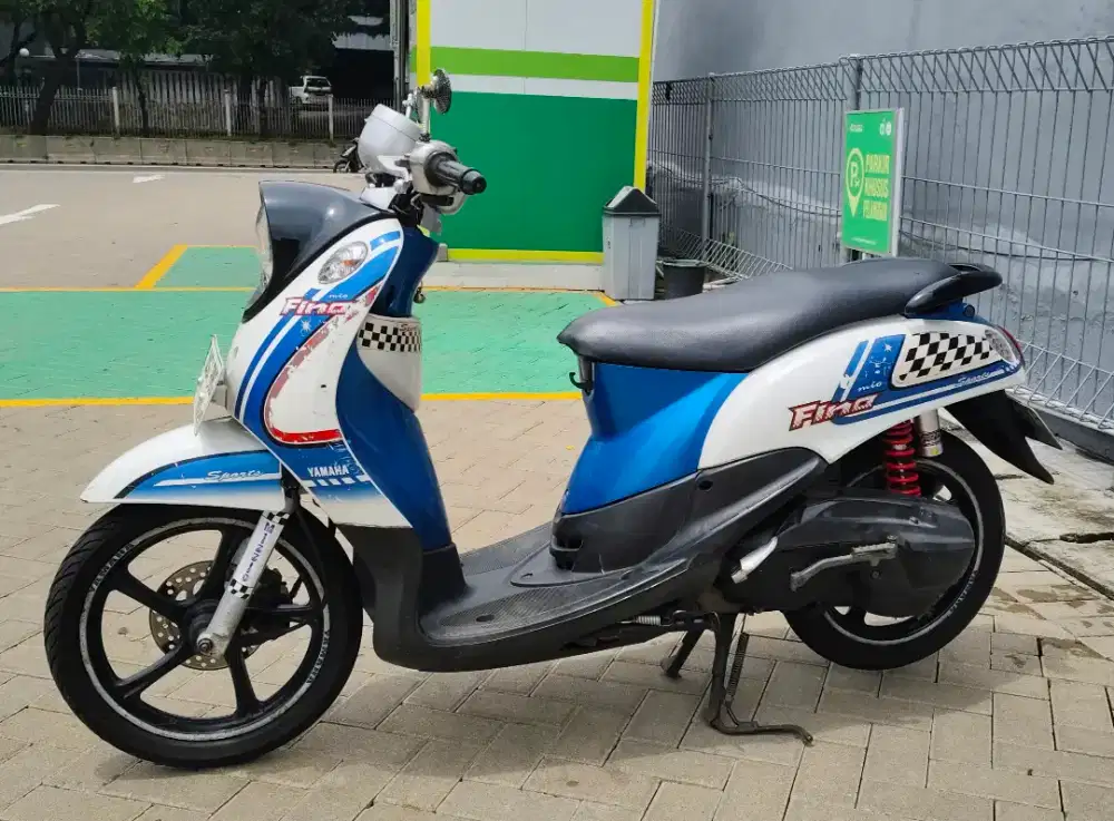 Yamaha mio fino karbu biru sports tahun 2012