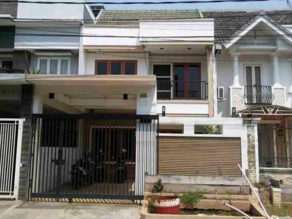 Rumah 2 Lantai Bagus Taman Palem Lestari Jakarta Barat