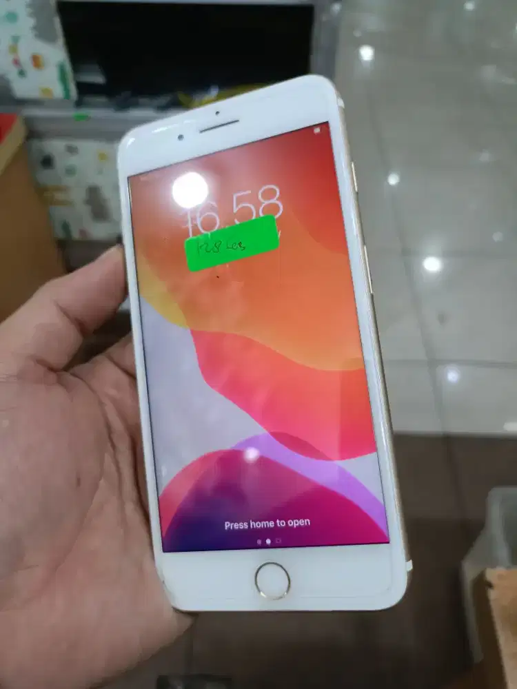 iPhone 7 Plus 128gb inter sinyal aman mulus batangan normal no minus