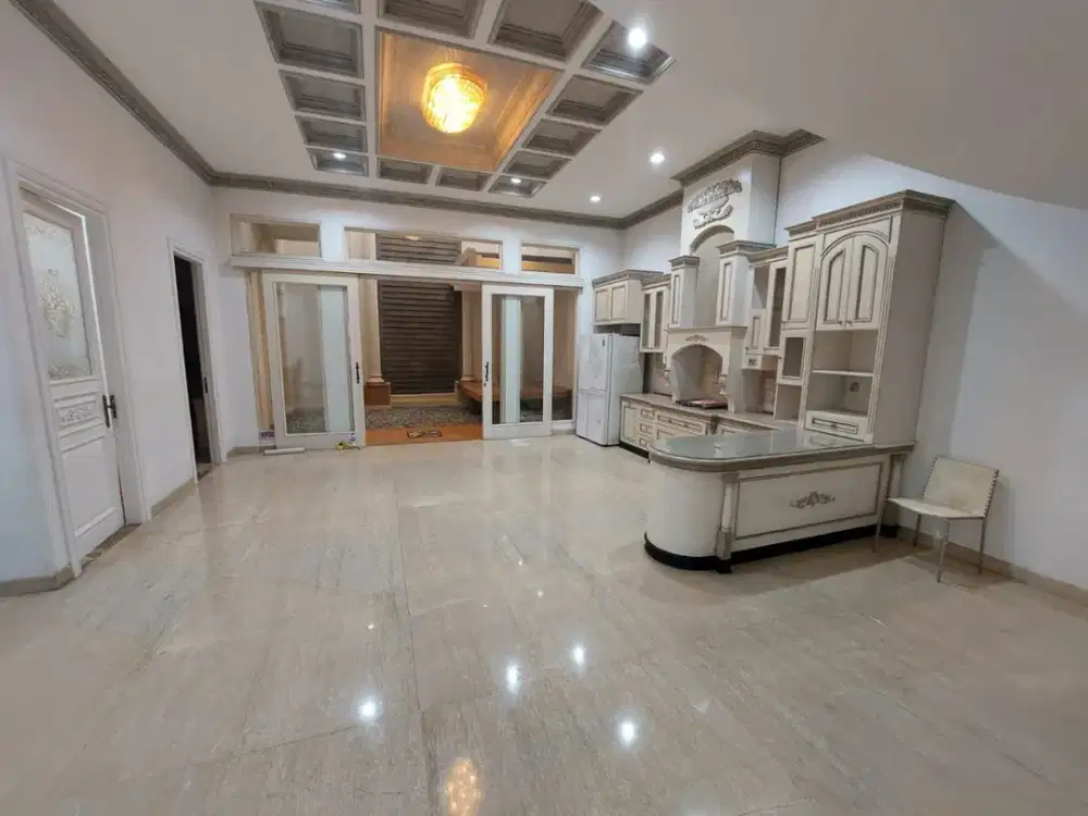 DISEWAKAN RUMAH MEWAH 3 LT SIAP HUNI DI BUKIT GADING MEDITERANIA KELAPA GADING, JAKARTA UTARA