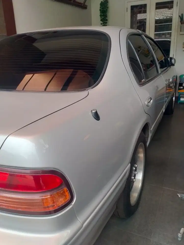 Nissan Infinity 1997 Bensin