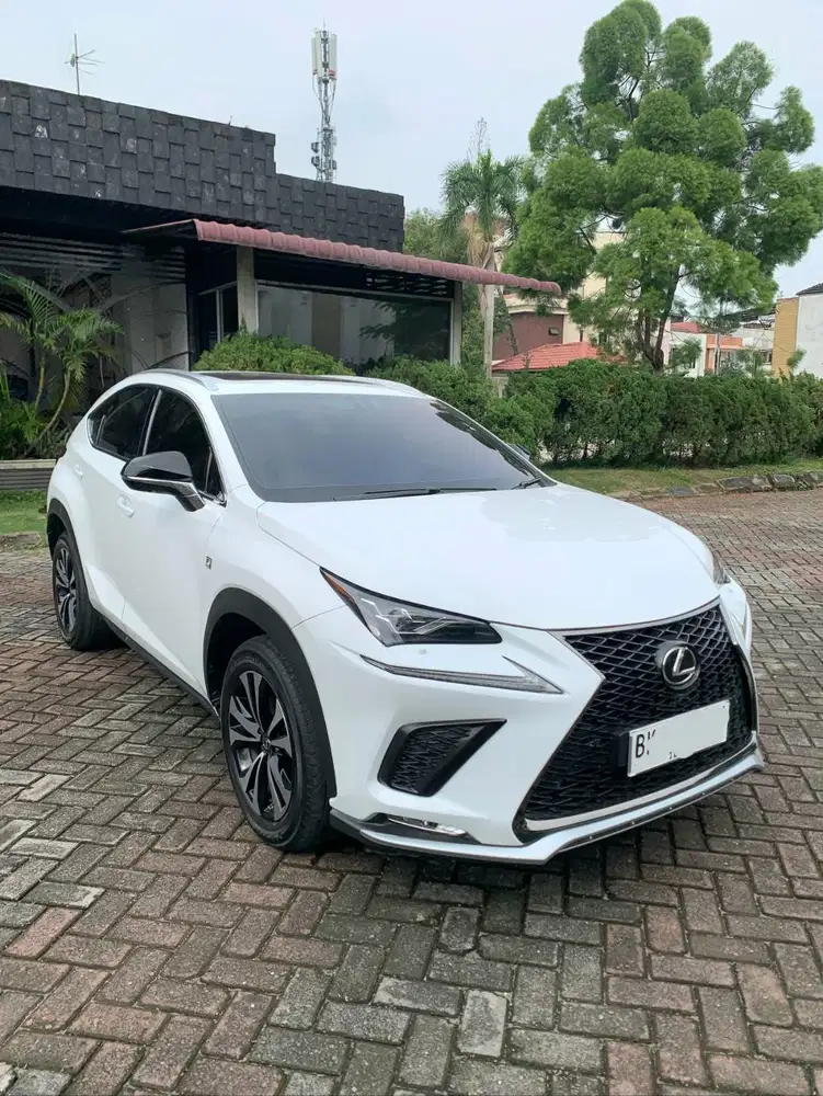 Lexus NX200T F-Sport 2017 Putih