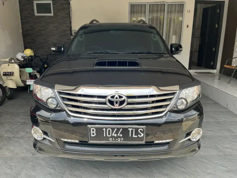 Dijual cepat fortuner g vnt 2.5 at 2015 super