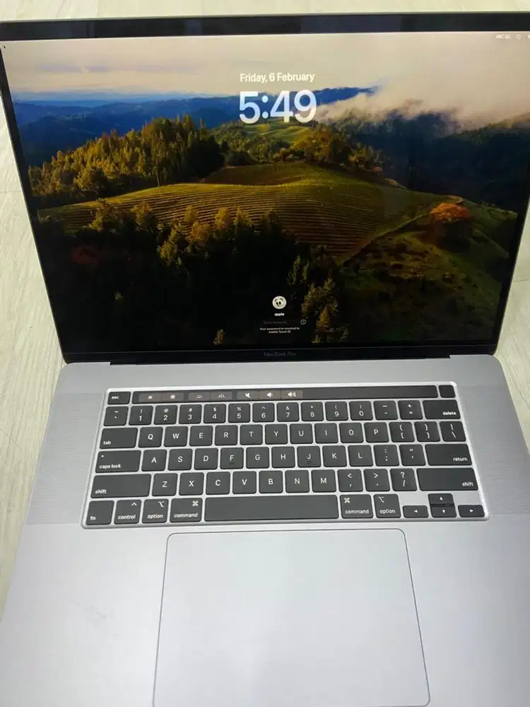 MacBook Pro i7 16/512 GB 16 inch 2019 Grey
