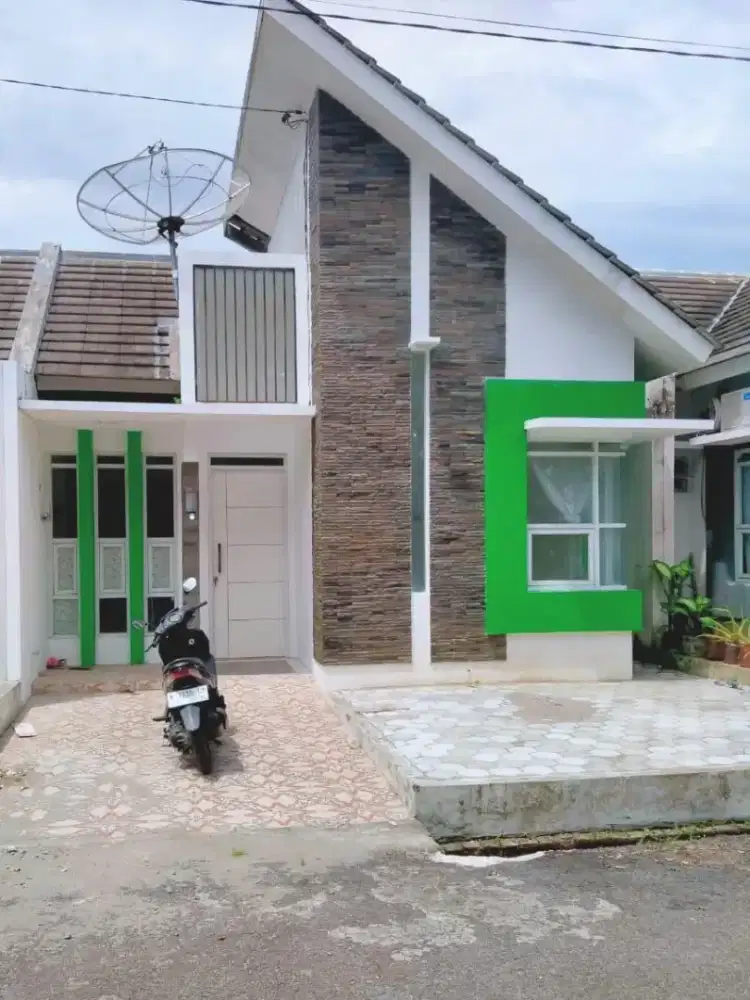 Rumah di jual depan RSUD Dr soetrasno