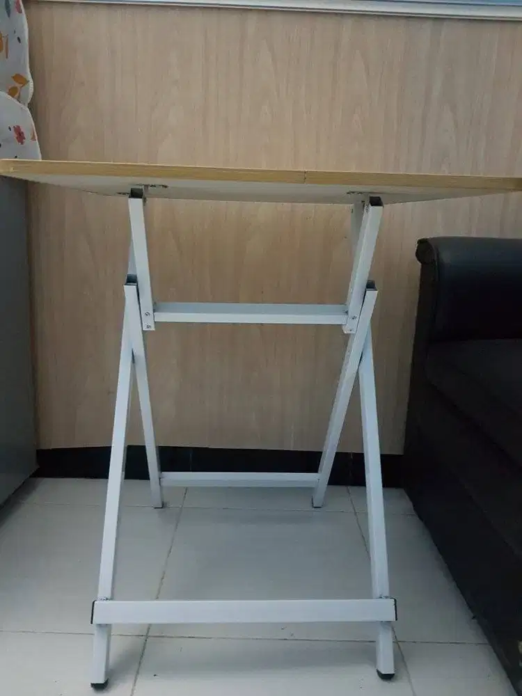 MEJA TAMAN /MEJA  MAKAN .BHN BESI TEBAL GA ADA DI MALANG KRN SAYA BELI