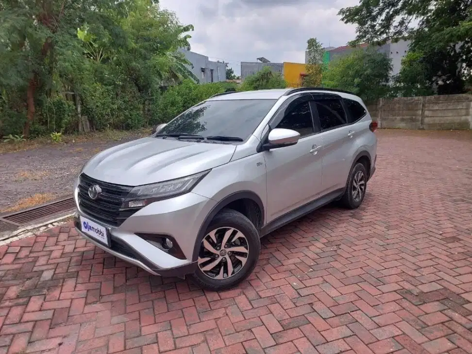 DP MURAH Rush 1.5 G Bensin Matic 2018 Silver wZT