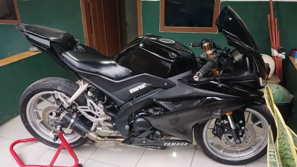 Dijual cepat motor yamaha R15 V3 Tahun 2018