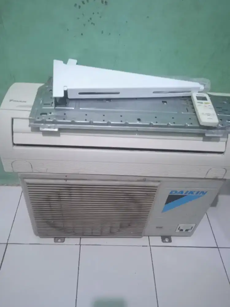AC Daikin 3/4 Original Lengkap & Mesin cuci Sharp..Masih Gress