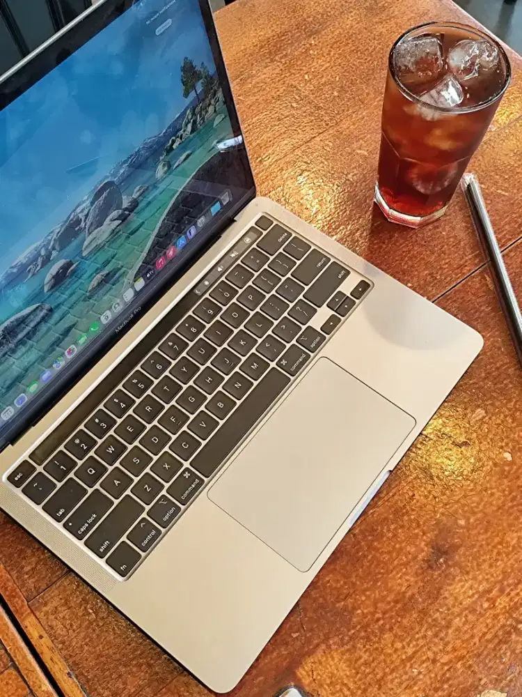 Macbook Pro Touchbar 2020 Ram 16GB SSD 1TB