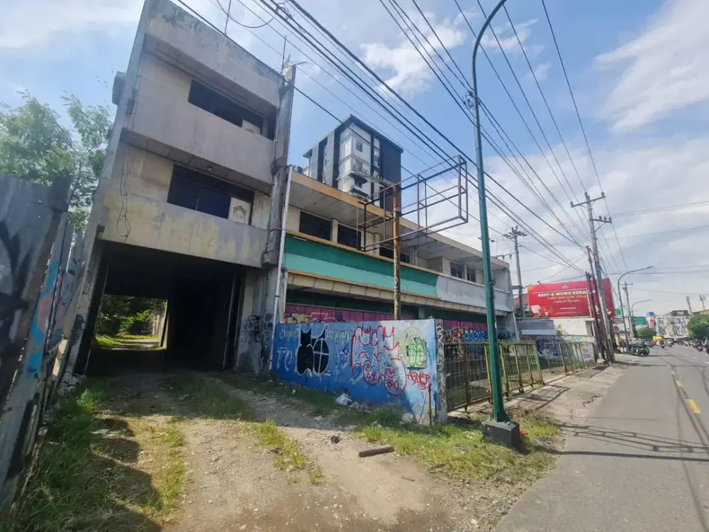DIJUAL TOKO GUDANG LUAS DI JL.PROTOKOLER H.O.S.COKROAMINOTO YOGYAKARTA
