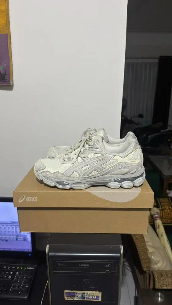 ASICS GEL NYC CREAM/CREAM Size 42