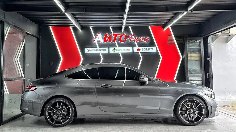 Mercedes Benz C300 Coupe AMG Line Facelift Selenite Grey On Black NIK