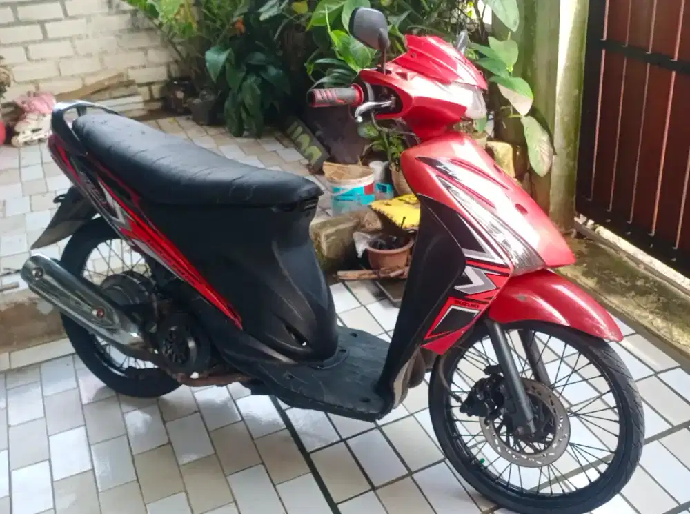Suzuki Spin 2008