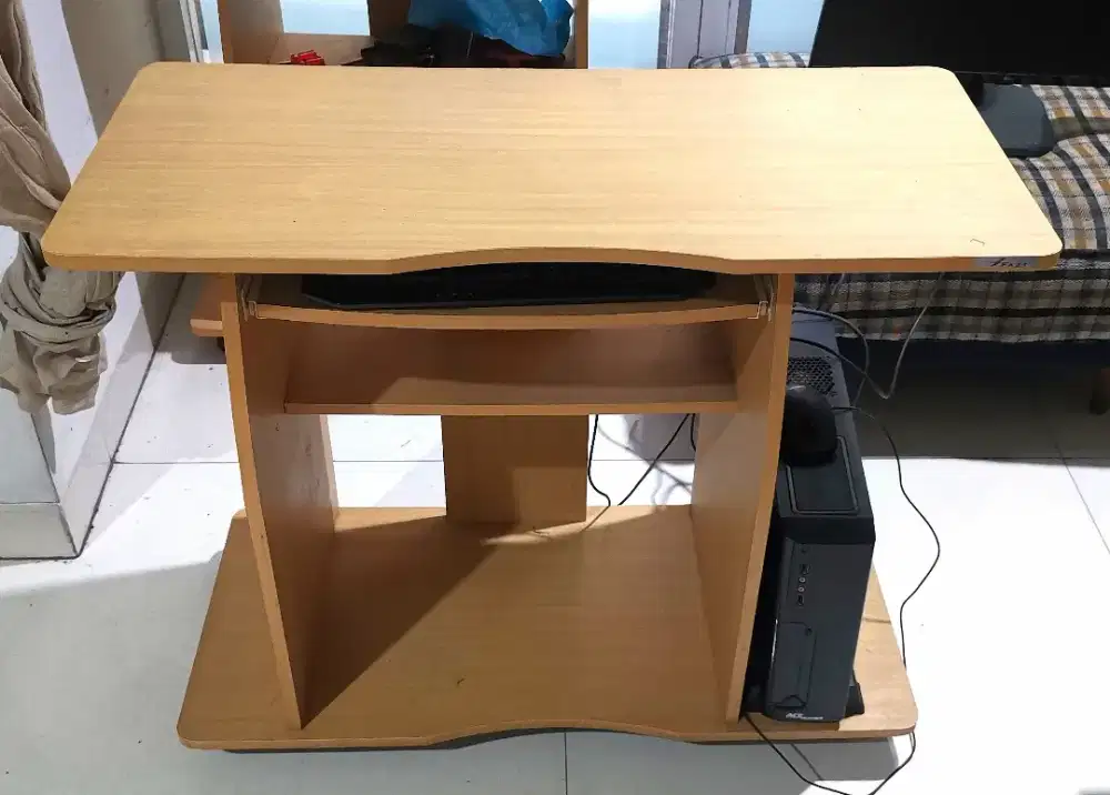 MULUS BAGUS - 2 BH MEJA KOMPUTER DESKTOP DGN SLIDING KEYBOARD