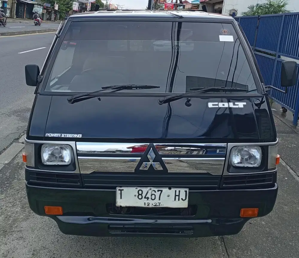 Mitsubishi Colt L300 2.5 Diesel MT