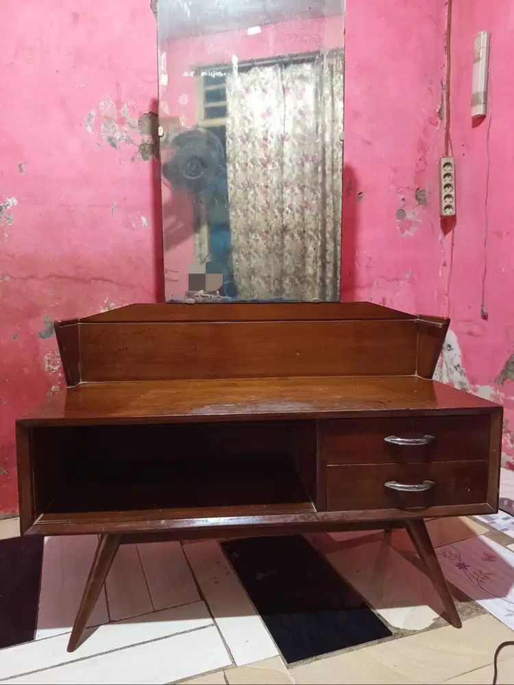 Meja Rias Jati Klasik