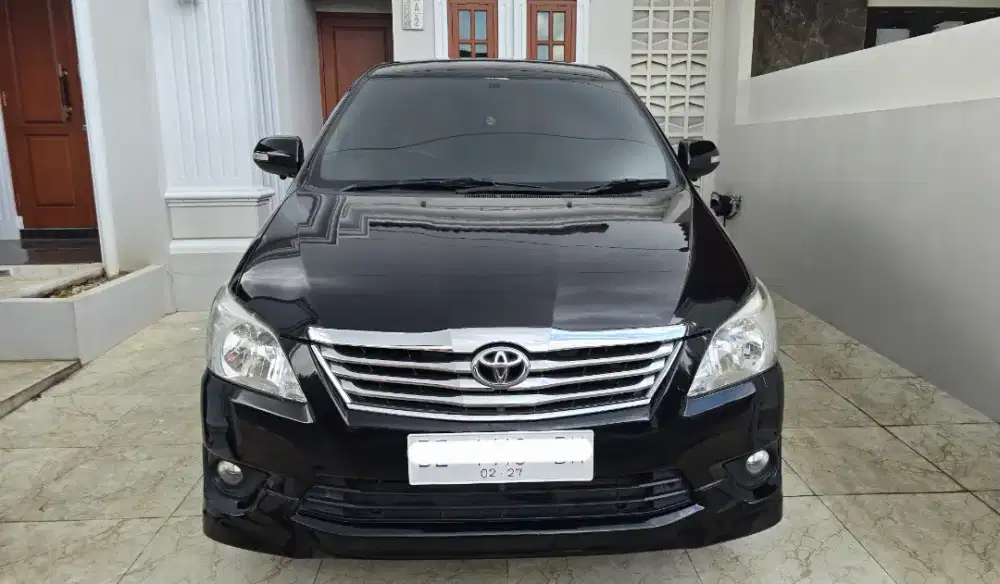 KIJANG INNOVA V DIESEL M/T 2012