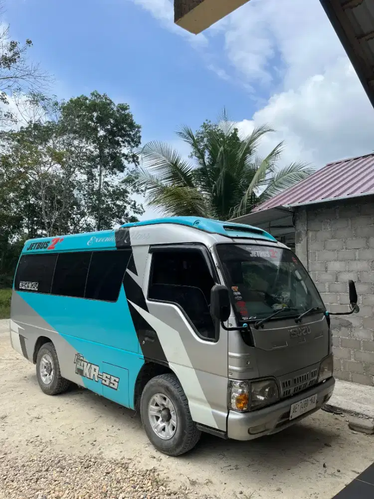 Di jual minibus isuzu elf 2008