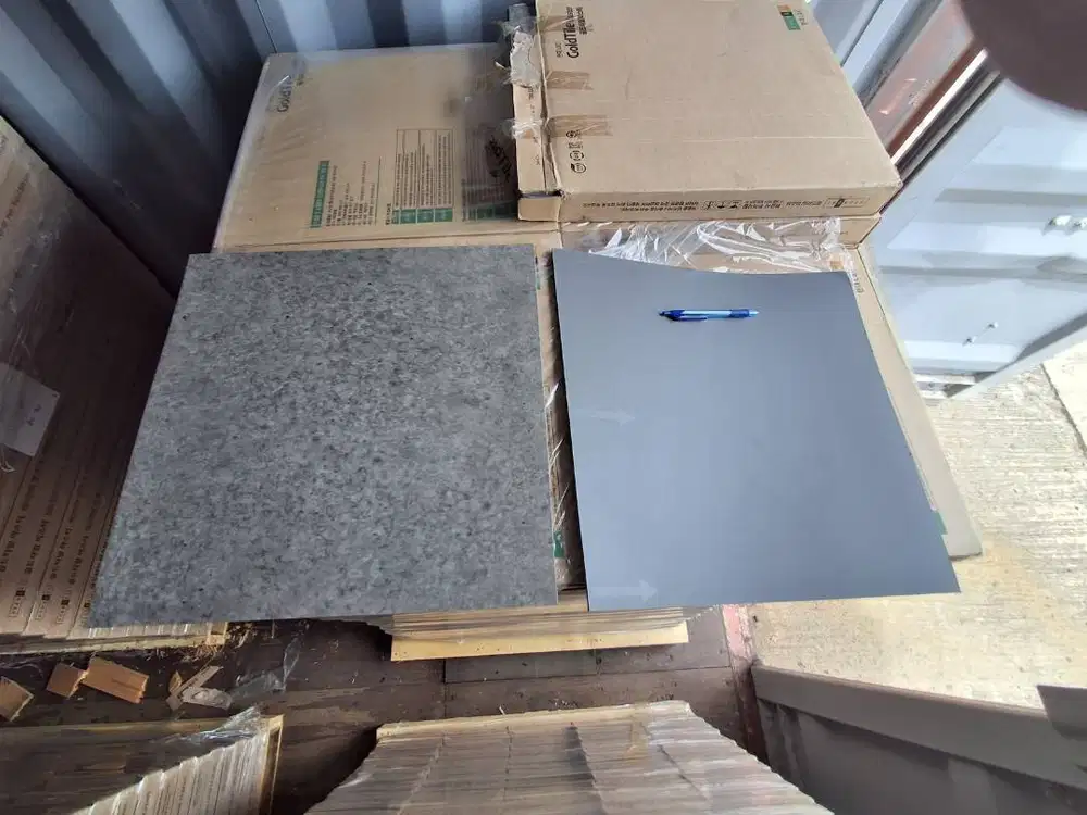 POLYVINYL CHLORIDE PVC TILE