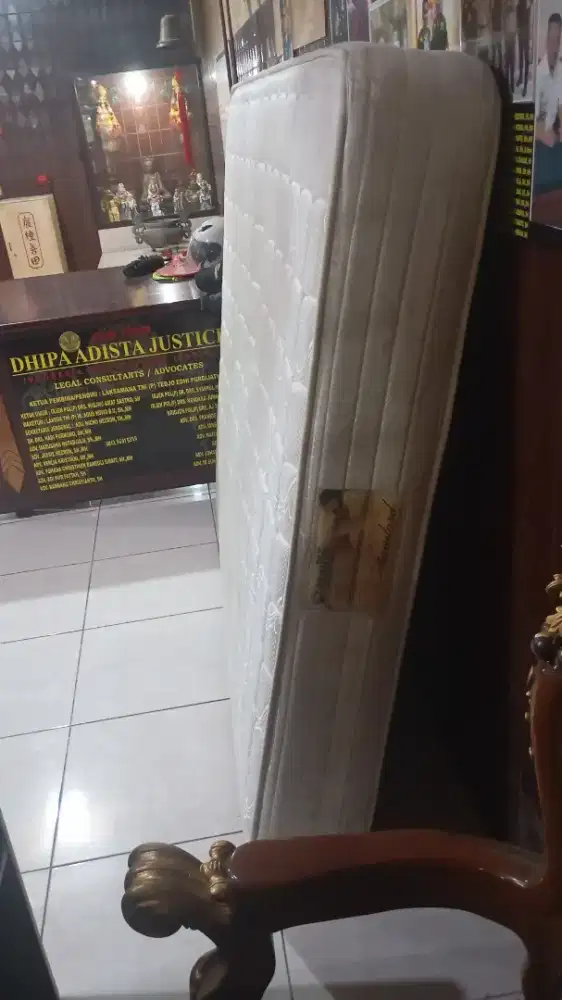 Dijual kasur spring bed ukuran 180x200