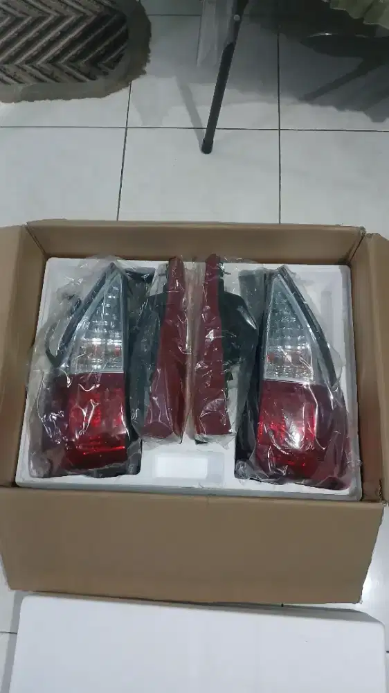 Stoplamp / lampu belakang innova ori copotan
