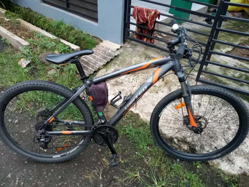 Di jual sepeda mtb united uk 27