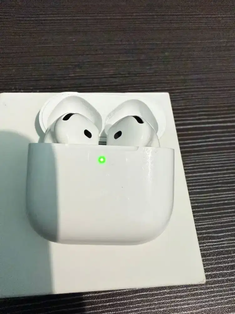 Airpods 4 With Active Noise Cancellation