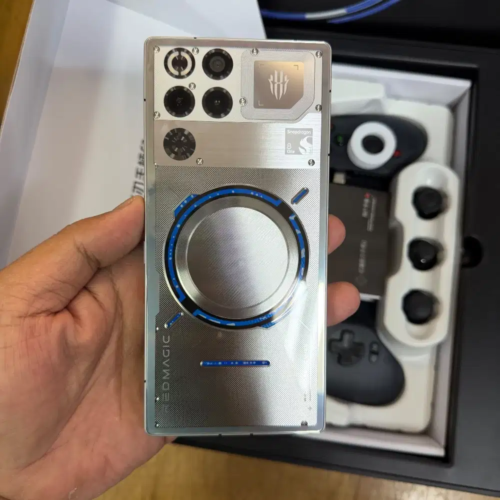 ex Review Nubia Red Magic 11 Pro 5G Subzero exclusive Gamepad resmi